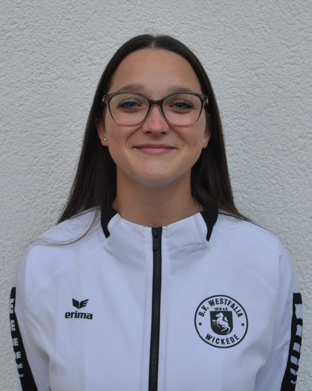 Lea Hübler_(1279x1600px)