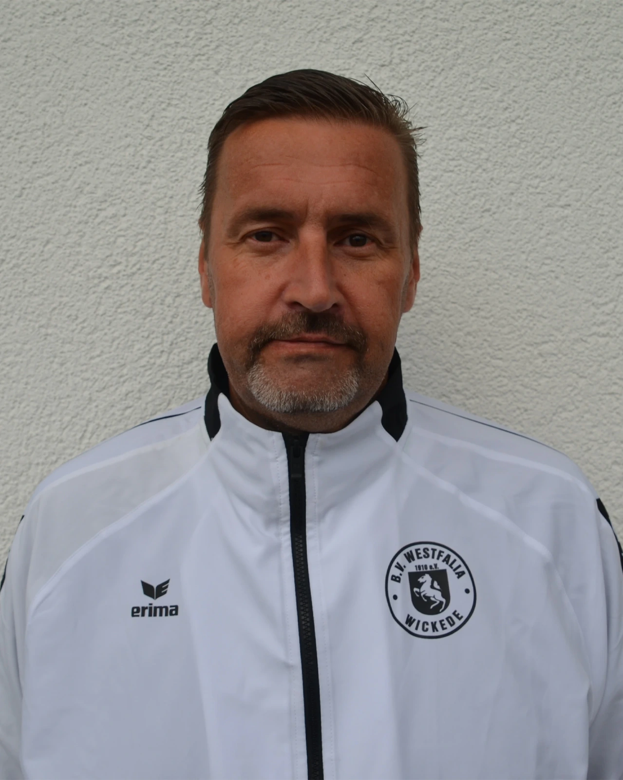 Thomas Dolaßek_(1279x1600px)